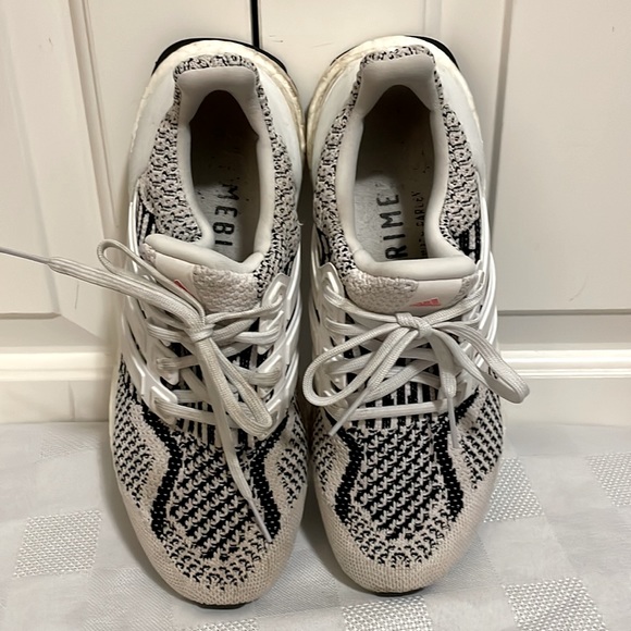 Ultra boost shoes - Picture 10 of 12